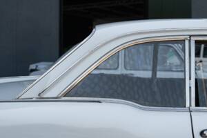 Image 8/29 de Peugeot 404 Coupé (1966)
