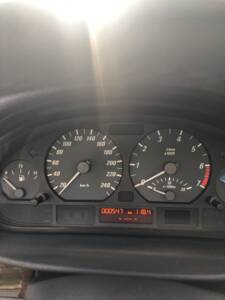Imagen 15/23 de BMW 323Ci (2000)