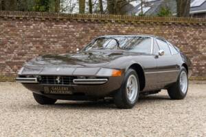 Image 7/50 de Ferrari 365 GTB/4 Daytona (1974)