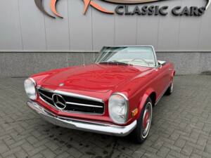 Image 13/36 de Mercedes-Benz 280 SL (1968)
