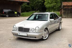 Image 7/98 de Mercedes-Benz E 50 AMG (1996)