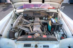 Image 14/24 de Mercedes-Benz 220 SE b (1963)