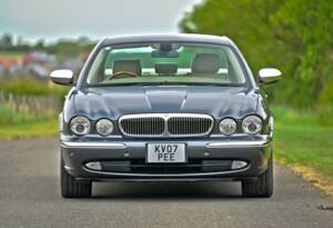 Image 4/50 of Jaguar XJ 8 4.2 (2007)