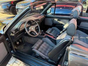 Bild 10/28 von BMW 320i (1988)