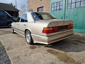 Bild 3/21 von Mercedes-Benz 300 E (1986)