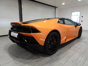 Bild 4/15 von Lamborghini Huracán Evo RWD (2020)