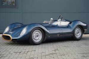 Image 4/50 of Lister Knobbly (1958)