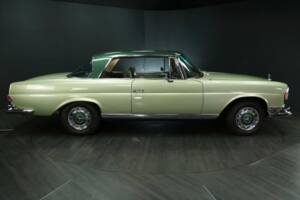 Image 7/30 de Mercedes-Benz 280 SE (1970)