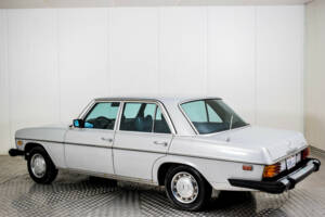 Afbeelding 43/50 van Mercedes-Benz 240 D (1976)