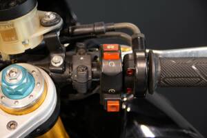 Image 50/50 of Aprilia RSV 1000 V60 (1999)