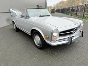 Image 6/36 of Mercedes-Benz 280 SL (1969)