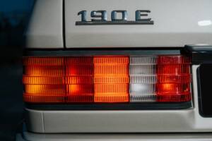 Image 67/69 de Mercedes-Benz 190 E 2.3-16 (1988)