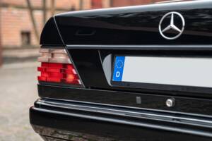 Image 18/83 de Mercedes-Benz E 220 (1996)