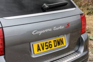 Bild 13/40 von Porsche Cayenne Turbo S (2006)
