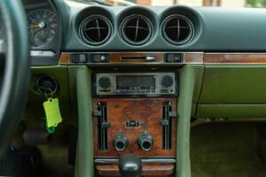 Image 38/50 of Mercedes-Benz 500 SLC (1984)