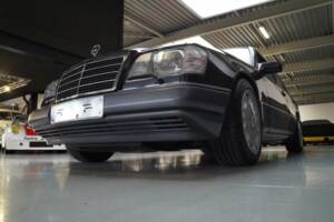 Bild 39/50 von Mercedes-Benz E 280 T (1994)