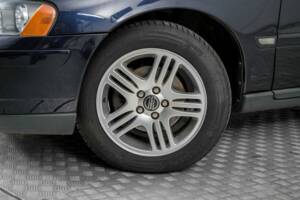 Bild 4/48 von Volvo V 70 2.4 (2006)