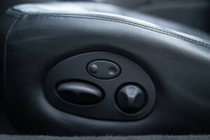 Bild 33/50 von Jaguar XJ 8 Executive (1997)