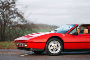 Afbeelding 4/41 van Ferrari 328 GTS (1989)
