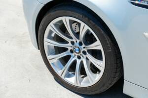 Bild 32/46 von BMW M5 (2005)