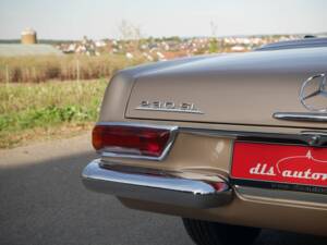Afbeelding 28/30 van Mercedes-Benz 230 SL (1966)
