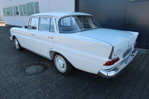 Image 4/50 of Mercedes-Benz 220 b (1965)