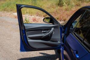 Image 18/37 of BMW M3 (2019)
