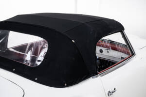 Image 29/35 of Mercedes-Benz 190 SL (1963)