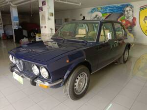 Image 3/50 de Alfa Romeo Alfetta 1.6 (1979)