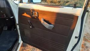 Image 22/61 of Toyota Land Cruiser FJ 62 (1989)
