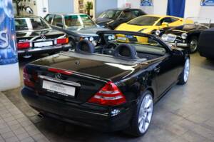 Image 22/48 of Mercedes-Benz SLK 230 Kompressor (2003)