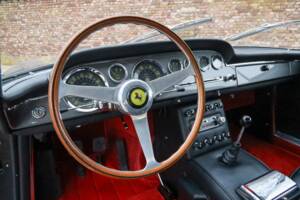 Image 41/50 of Ferrari 250 GT/E (1962)