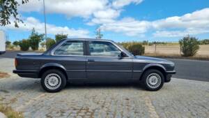 Image 21/100 of BMW 323i (1984)
