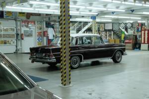 Image 12/50 of Mercedes-Benz 300 SE lang (1965)