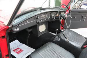 Image 9/12 of MG MGC (1969)