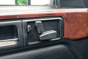 Bild 40/53 von Mercedes-Benz 190 E 2.5-16 (1991)