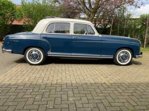 Immagine 8/39 di Mercedes-Benz 220 S (1957)