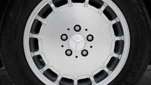Image 11/15 of Mercedes-Benz 500 SL (1989)