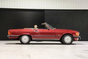 Image 32/35 of Mercedes-Benz 300 SL (1989)