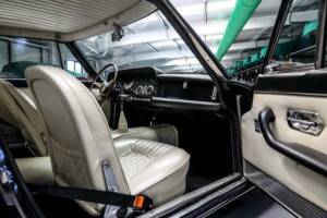 Bild 24/30 von Ferrari 330 GT 2+2 (1964)