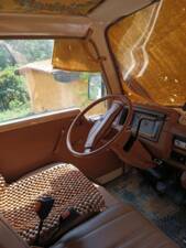 Image 2/8 of Nissan Urvan 2.3 D (1986)
