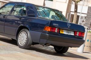 Bild 64/69 von Mercedes-Benz 190 E (1988)