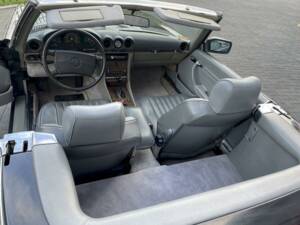 Image 23/36 of Mercedes-Benz 560 SL (1989)