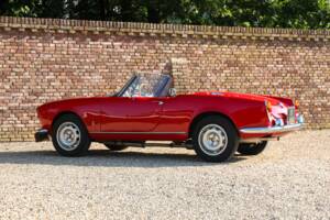 Image 46/50 of Alfa Romeo Giulia 1600 Spider (1963)