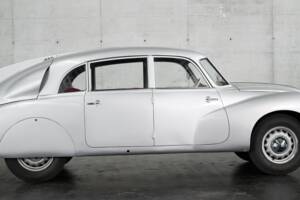 Image 21/50 of Tatra T 87 (1949)