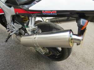 Bild 38/42 von Honda VTR 1000 SP2 (2002)