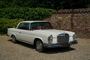 Image 15/50 of Mercedes-Benz 280 SE 3,5 (1970)