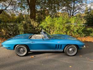 Bild 22/50 von Chevrolet Corvette Sting Ray Convertible (1966)