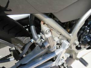 Immagine 21/44 di Yamaha RD 350 LC (1989)