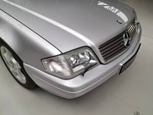 Image 3/50 of Mercedes-Benz SL 320 (1998)